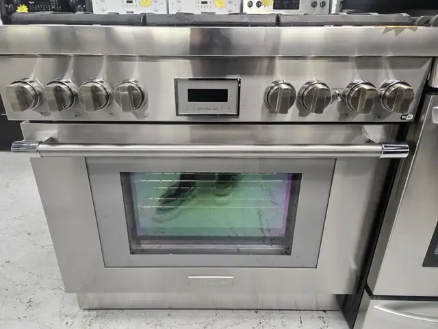 SALE! Less than a year Gas Stove 36” inch  “THERMADOR”  in Stoves, Ovens & Ranges in City of Toronto - Image 7