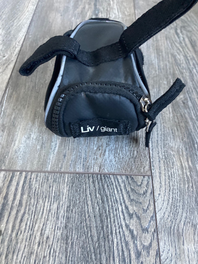Liv/Giant Under Seat Bag in Clothing, Shoes & Accessories in Kelowna - Image 4