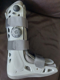 Aircast Tall Walking Boot - Size Small