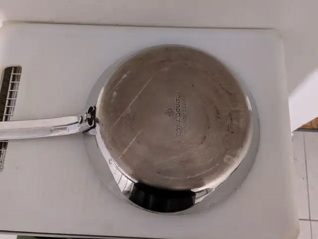 Kuhn Rikon Cast Iron Dutch Oven | 24cm - 9.4 inch (NEW) in Kitchen & Dining Wares in Ottawa - Image 5