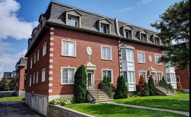 Grand 3 1/2 à ville Saint-Laurent Furnished   Garage   Internet