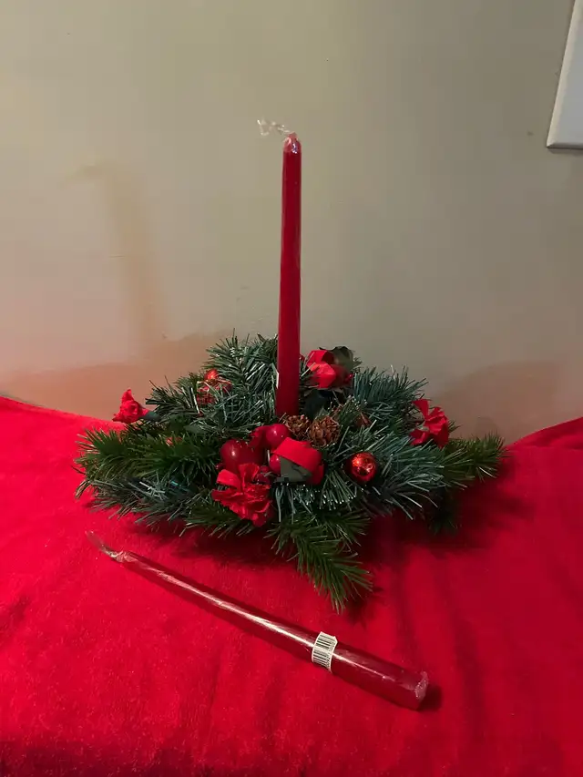 Christmas centrepiece  in Holiday, Event & Seasonal in Calgary - Image 2