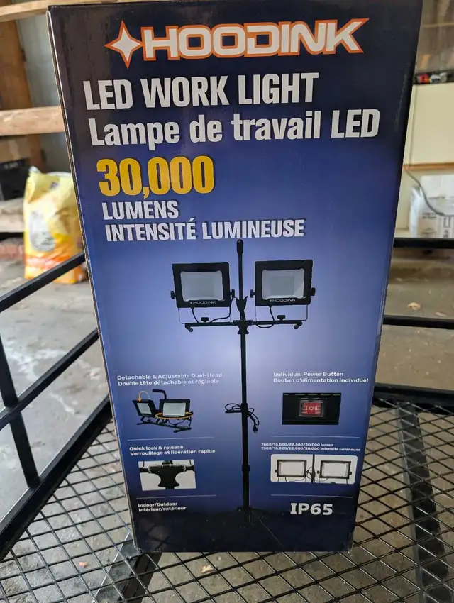 garage/outdoor light in Outdoor Lighting in Markham / York Region - Image 2