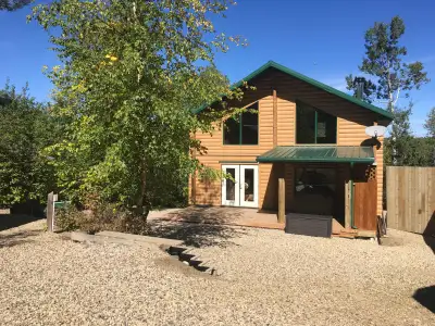 This Beautiful 1488 sq ft engineered all season log cabin/home is a unique gem at Marean Lake . The...
