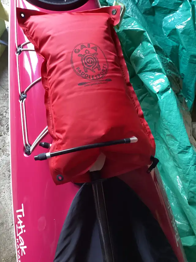 Kayak Tutjak ILA 165 à dérive blanc et rose + accessoires in Water Sports in Laval / North Shore - Image 9
