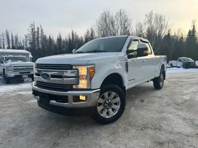 6.7 Powerstroke diesel 4x4 Crew cab 6.5’ box Heated seats Power windows, locks, mirrors seats Naviga...