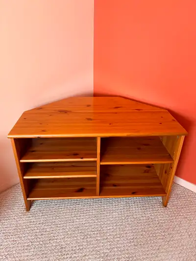 Meuble en bois et en coin Ikea, View more