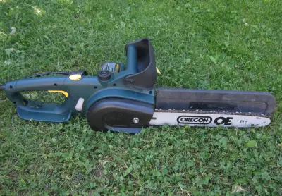 Electric chainsaw by Yardworks. Comes with blade cover (scabbard) Chain very sharp and always kept s...