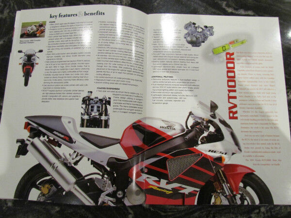 HONDA 2001 SPORT MOTORCYCLE BROCHURE CATALOG dans Pièces et accessoires pour motos  à Ville de Montréal - Image 4
