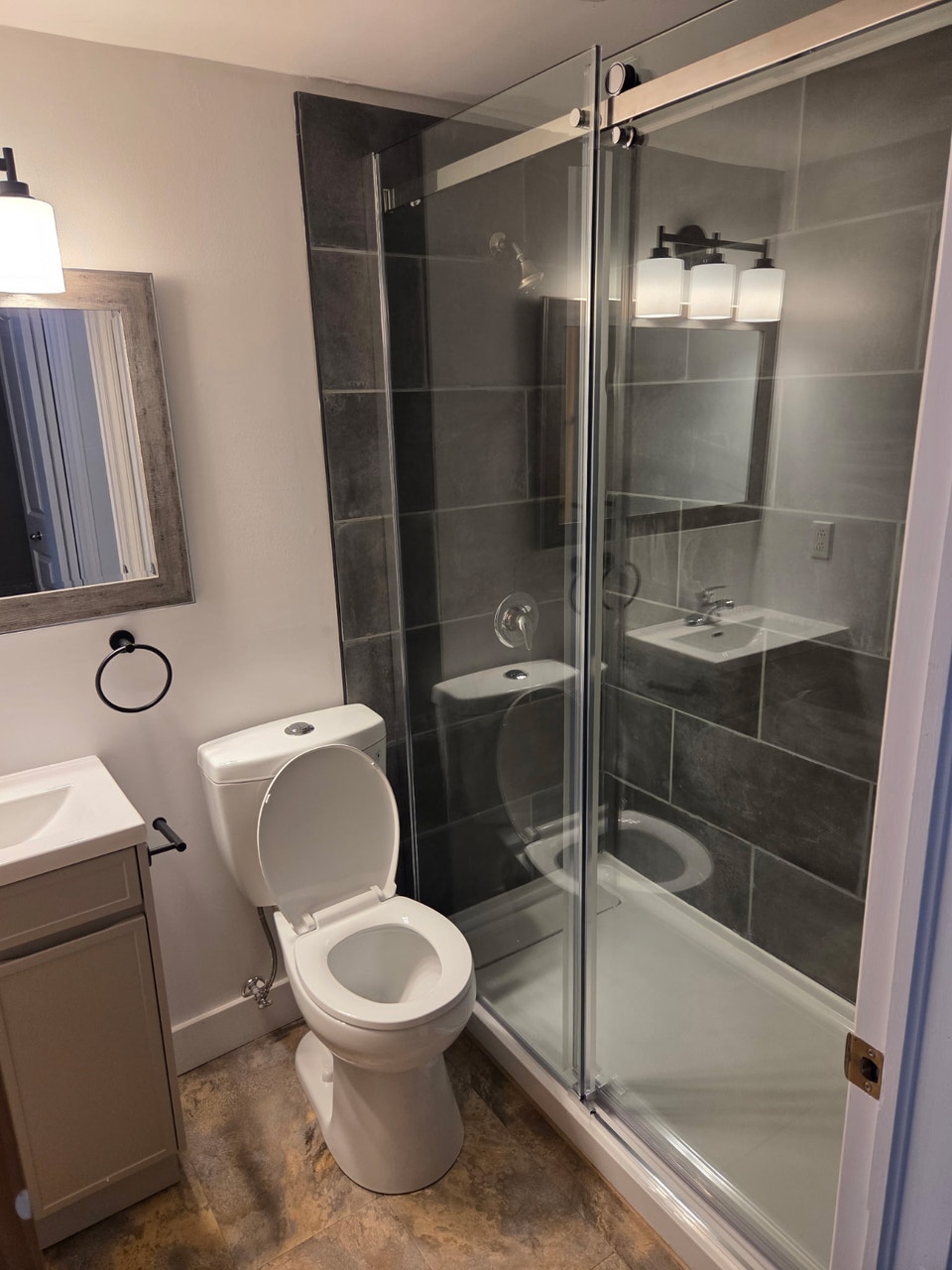 Cozy small one bedroom apartment in the heart of downtown 2
