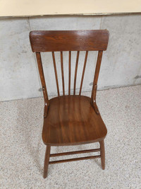 Solid wood antique chair 