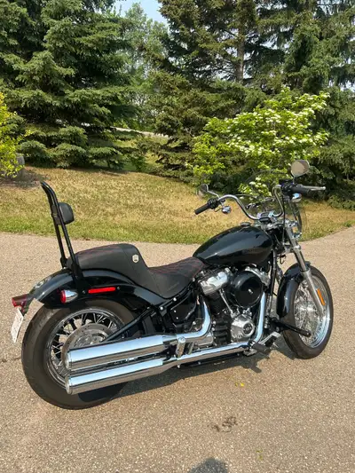 I'm selling my 2021Harley-Davidson Softail , a sleek and powerful motorcycle with 12,584 kilometers...