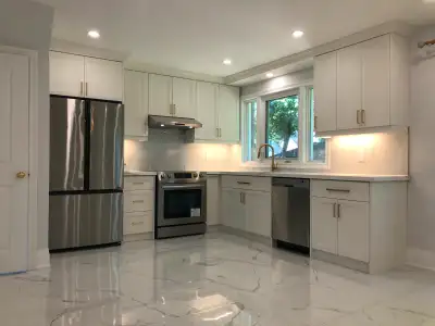 Bedroom for Rent in 5-Bedroom House – Prime Location Near McMast