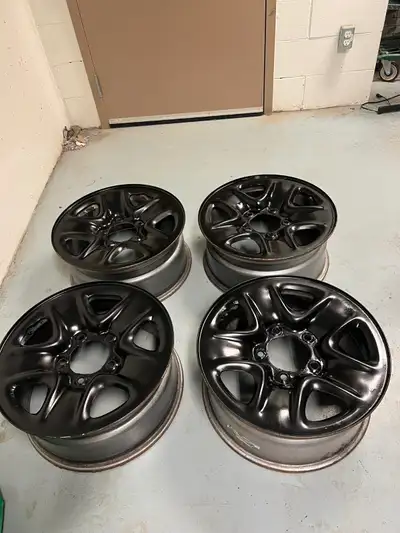 Set of 4 Toyota Tundra / Sequoia 20 inch rims. Bolt pattern: 5x150 Size: 20 inch Allegedly Fits Toyo...