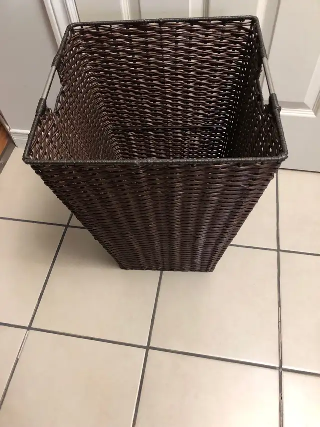 Large wicker look laundry / storage basket 63240675624707121
