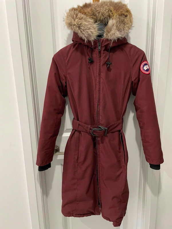 Women Canada Goose Winter Jacket Parka in Women's - Tops & Outerwear in Markham / York Region