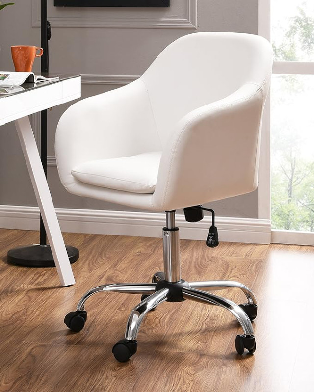 Chaise de bureau en cuir - White Leather Office Chair dans Chaises, Fauteuils inclinables  à Ville de Montréal - Image 4