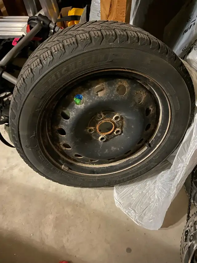Michelin Snow Tires with Rims - 215 55 R 17 in Tires & Rims in Kingston - Image 4