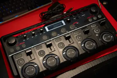BOSS RC-505 LOOPSTATION MK1, View more
