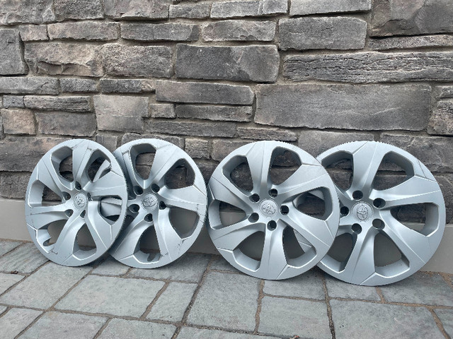 Toyota Rav4 wheel covers in Tires & Rims in Banff / Canmore