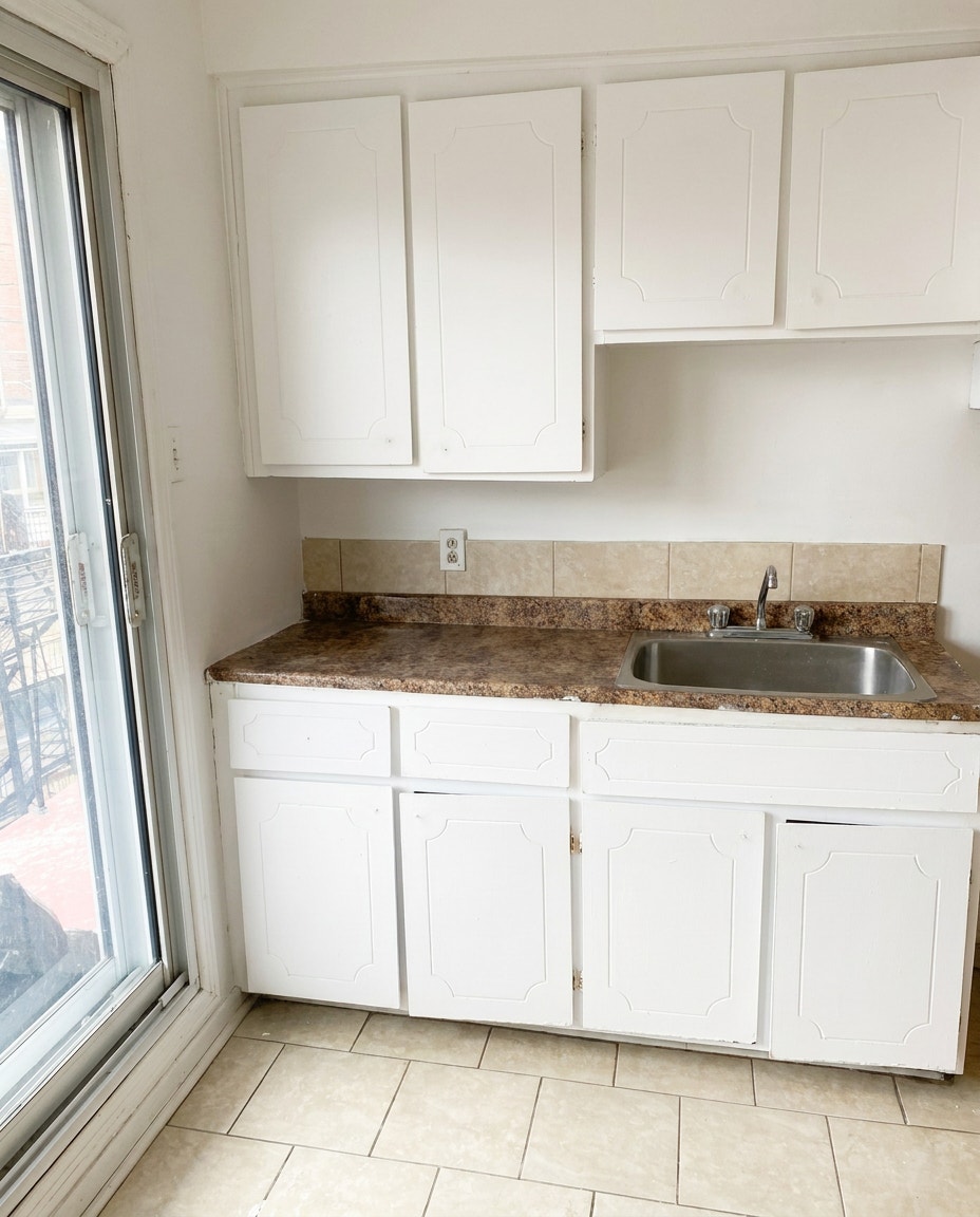 Grand 41/2 à Montréal-Nord eau chaude et chauffage inclus. — photo 2