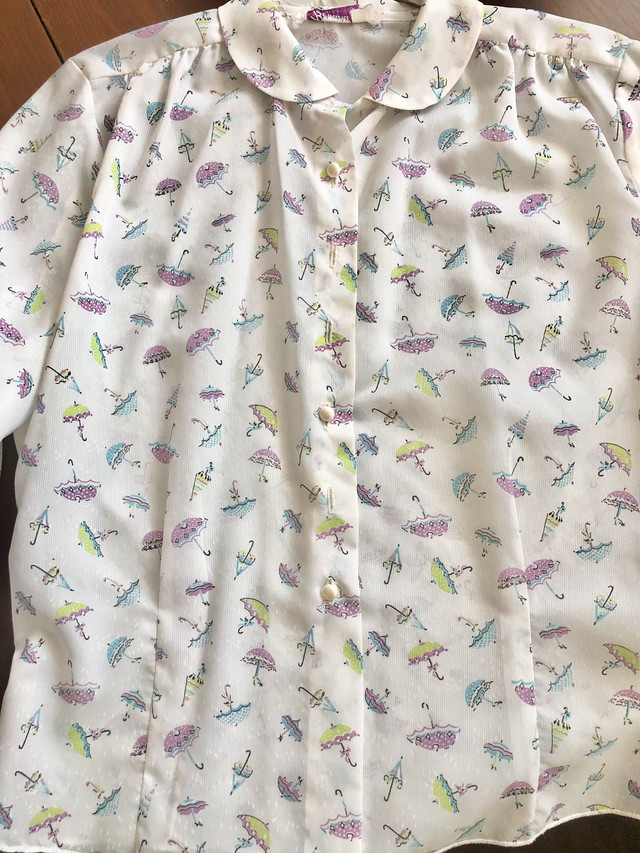 Tailored Vintage Blouse White Umbrellas Pattern Top Button Up in Women's - Tops & Outerwear in Calgary - Image 2