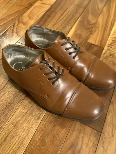 Florsheim Boys Dress Shoes size 5.5M, View more
