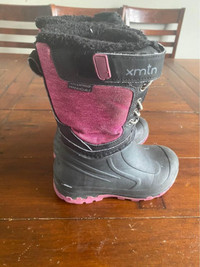 Girls Snow Boots size 11 XMTN