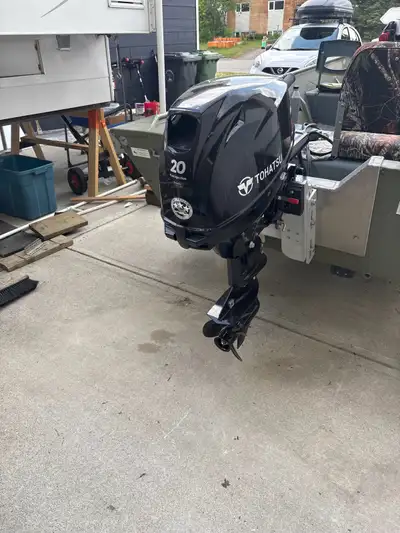 Motor is brand new zero hours on it. I ended up buying a bigger boat so I need a bigger motor 4800 t...