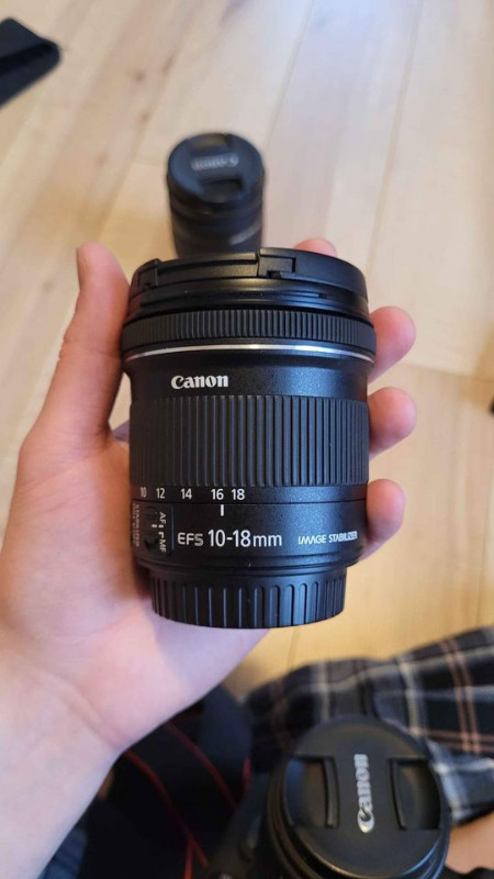 Canon EF-S 10-18mm f/4.5-5.6 Wide Angle Lens in Cameras & Camcorders in Moncton