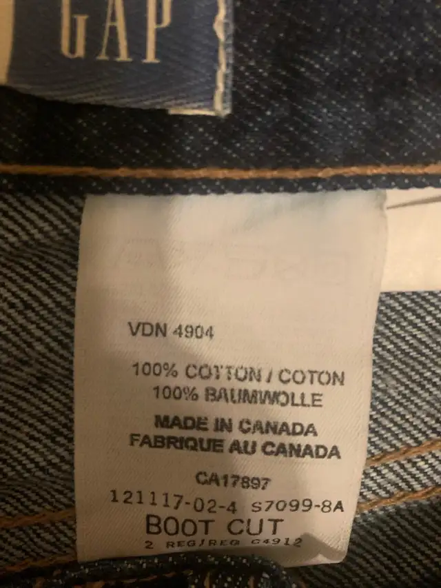 Women’s Gap Jeans size 2 Regular in Women's - Bottoms in Calgary - Image 5