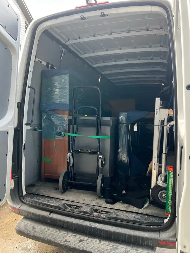 AFFORDABLE MOVER - Your Man With A Van ( 204-510-4079 )62863716564481123