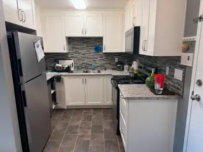 Spacious 2 Bed + Den Apartment for Rent – Available Aug 1