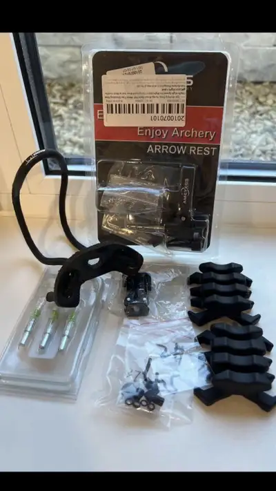 EVERYTHING IS BRAND NEW Drop away rest, lighted nocks, dampeners, peep sight, wrist sling Drop away...