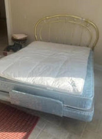 Sealy Lift/Vibrating Bed. With Matress & Topper.