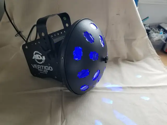 AMERICAN DJ - VERTIGO TRI LED in Performance & DJ Equipment in Kitchener / Waterloo - Image 7