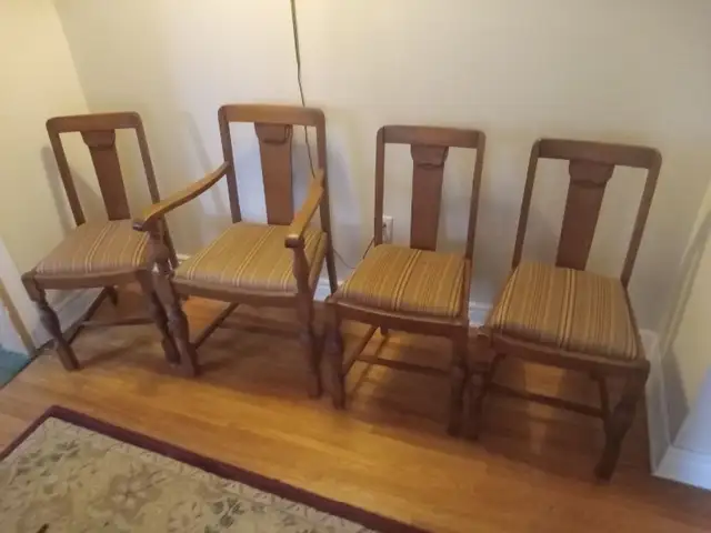 Vintage dining room chairs. in Dining Tables & Sets in Markham / York Region - Image 2