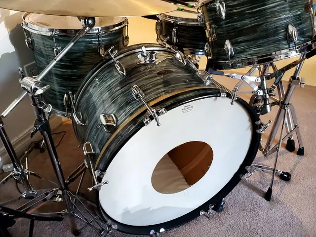 Vtg 1960's 4pc Turquoise Oyster Pearl Drum Kit - Time Capsule A+ in Drums & Percussion in London - Image 7