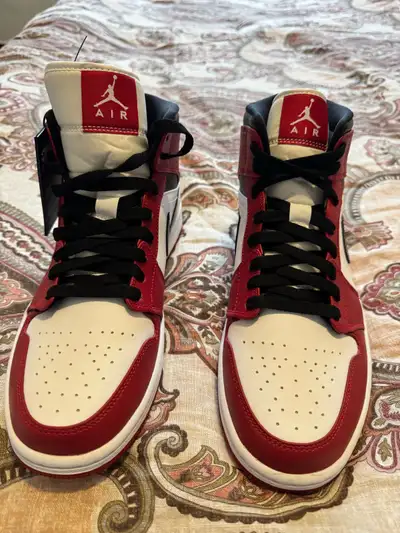 2020 Nike Air Jordan Retro 1 Mid Chicago Men’s - US 9, View more