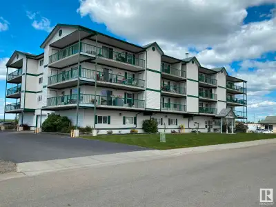 Top floor, 2 Bedroom (2 bath) Condo for Rent in Drayton Valley
