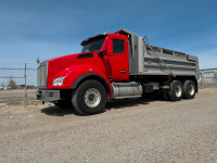 2020 Kenworth T880 Dump Truck/Gravel Truck