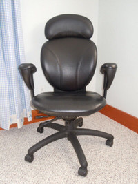 GLOBAL AZEO LEATHER Office Chair High-back Fully Adjustable Game