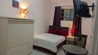 SVP…CONTACTER DIRECTEMENT LA PROPRIÉTAIRE AU 819-669-5040… MERCI Chambre à louer Style loft + Complè...