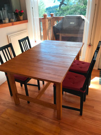 Pine Table and 4 Chairs