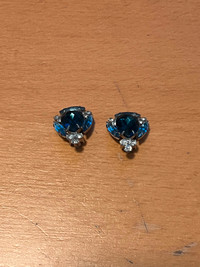 Vintage blue rhinestone earrings