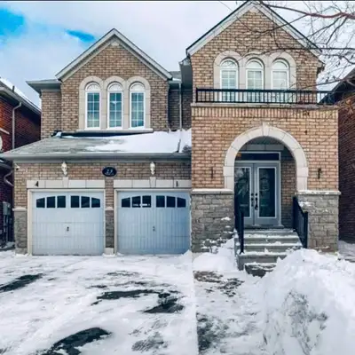 Rooms available upper& basement near Castlemore/Gore/Hway50,Brampton.Near bus50&36 stops& gurudwaras...