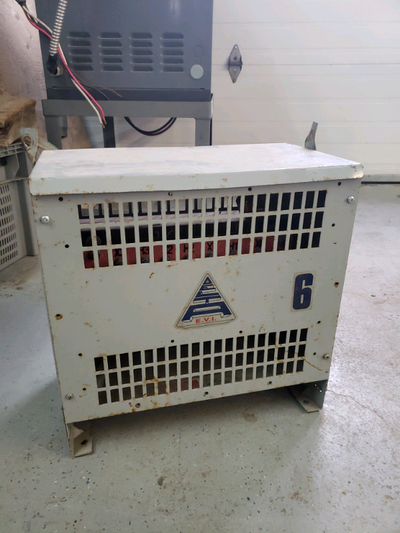 Transfo Delta 600 - 208/120 3ph Bonne condition Contacter 5142944222