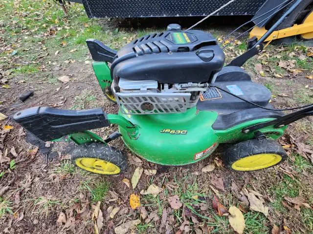 John Deere Commercial Self Propelled Zero Turn Lawnmower 6.75 HP in Lawnmowers & Leaf Blowers in Windsor Region - Image 10