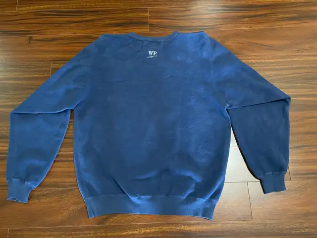 Walter Page men’s medium sweatshirt, vintage Muskoka, blue in Men's in Oshawa / Durham Region - Image 10