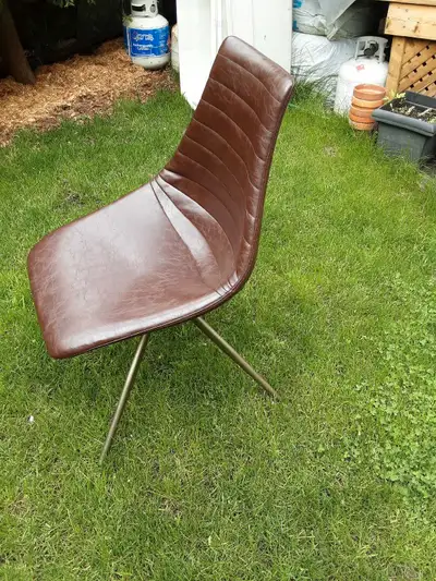 4 BRAND NEW diningroom chairs .... Runnymede subway, View more